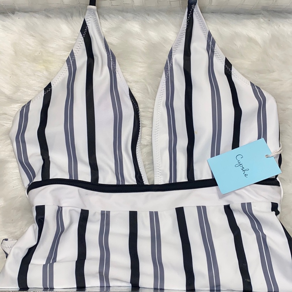 New bathing suit 🤍